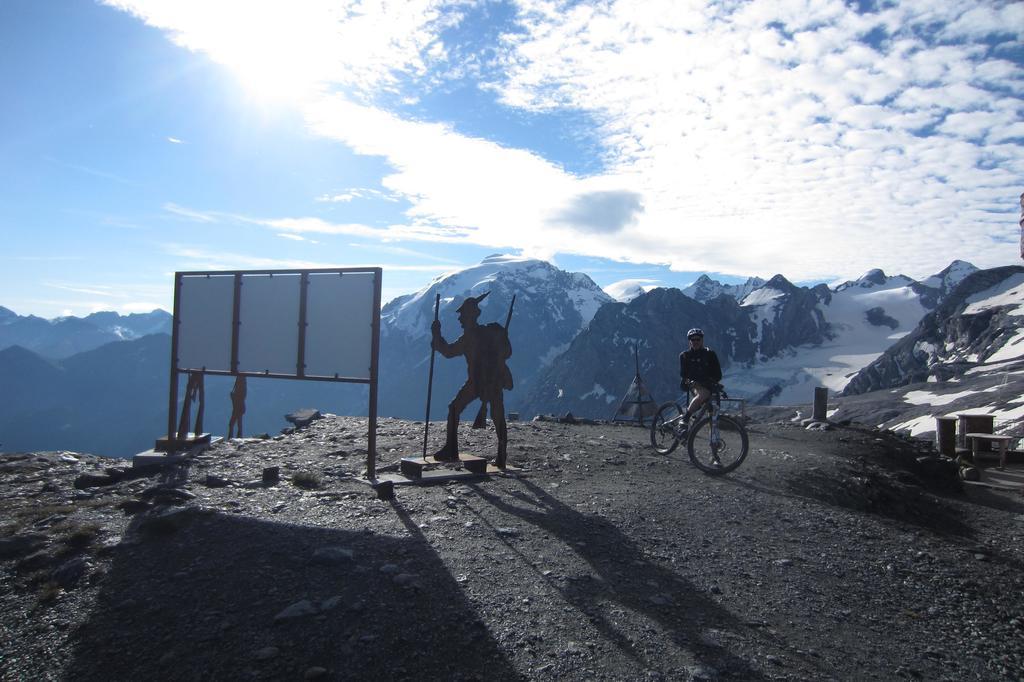 Hotel Rifugio Garibaldi Gebirgspass Stilfser Joch Exterior foto