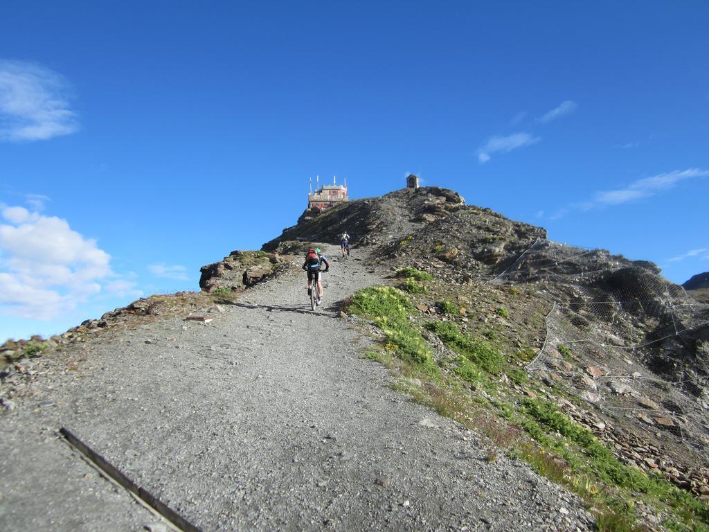 Hotel Rifugio Garibaldi Gebirgspass Stilfser Joch Exterior foto