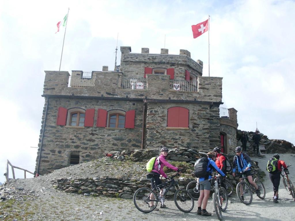 Hotel Rifugio Garibaldi Gebirgspass Stilfser Joch Exterior foto