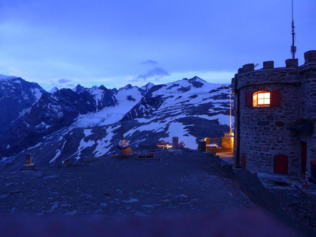Hotel Rifugio Garibaldi Gebirgspass Stilfser Joch Exterior foto